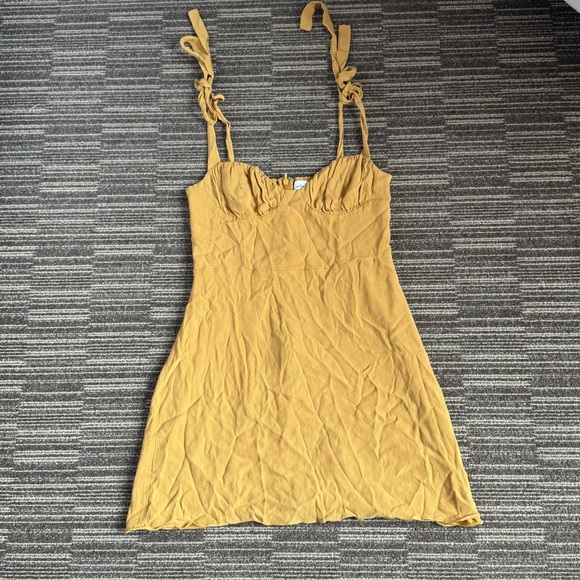 Wilfred Dresses & Skirts - Has a rip do not buy Wilfred Yellow Spaghetti Strap Sundress for Night Out